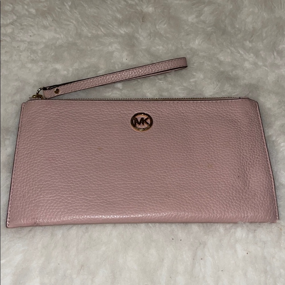 Michael kors wristlet